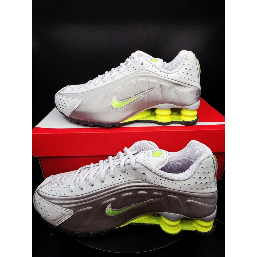 Nike Shox R4 (GS) Sneakers College Grey/Volt CW2626-008 US 5Y/ 6.5WOMEN